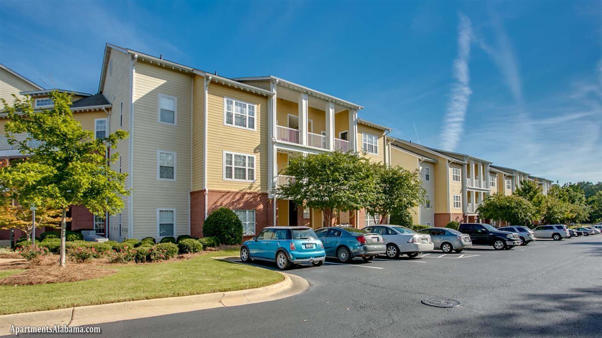 Capstone Quarters Condos Apartment in Tuscaloosa, AL