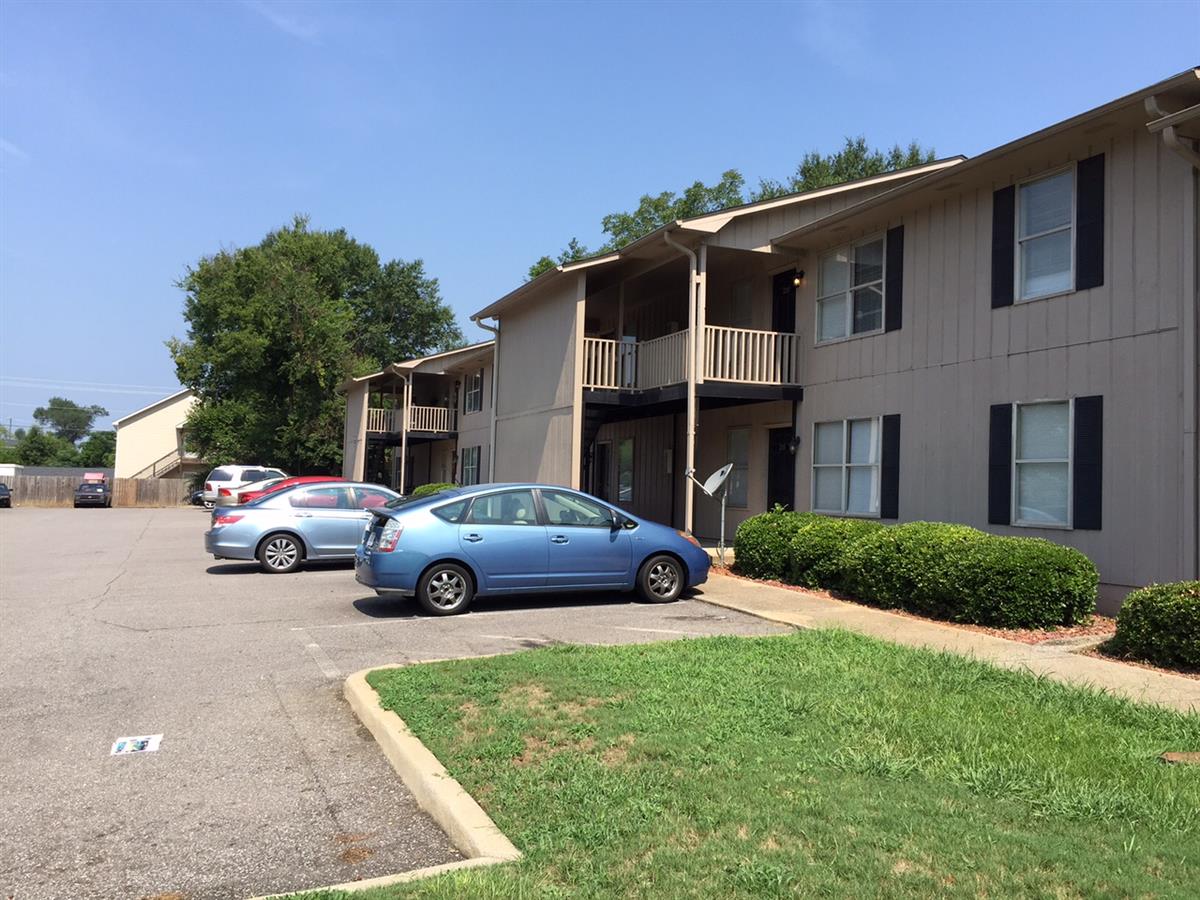 Forest Lake Apartment in Tuscaloosa, AL