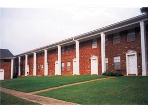 Barclay House / Carriage Inn Townhomes