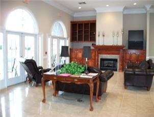 Crowne Pointe